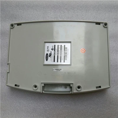 Hur fixar man en bildskärm med en röd nyans?